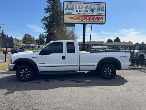 Used 1999 Ford F250 Lariat AWD/4WD image 2