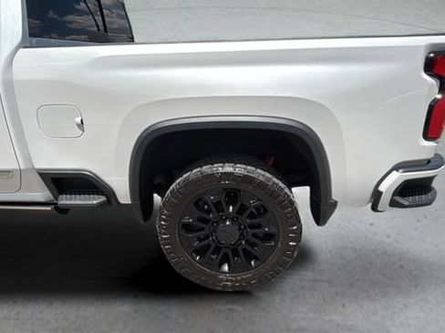 Used 2025 Chevrolet Silverado 2500 High Country w/ Technology Package AWD/4WD image 37