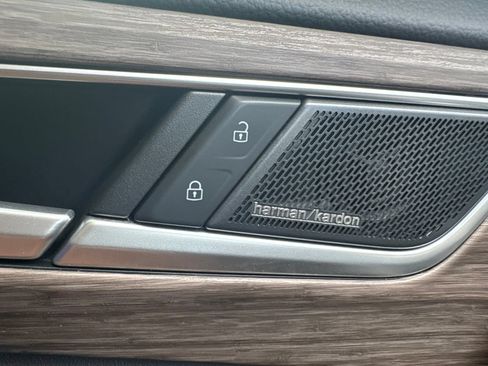 Used 2024 Volkswagen Atlas SEL Premium R-Line AWD/4WD image 19