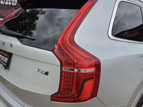 Used 2016 Volvo XC90 T6 Momentum w/ Momentum Plus Package AWD/4WD image 9