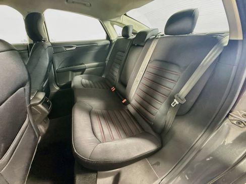 Used 2016 Ford Fusion SE w/ Equipment Group 201A FWD image 21