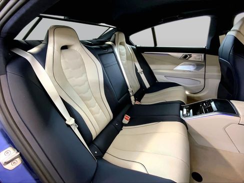Used 2025 BMW ALPINA B8 xDrive Gran Coupe AWD/4WD image 19