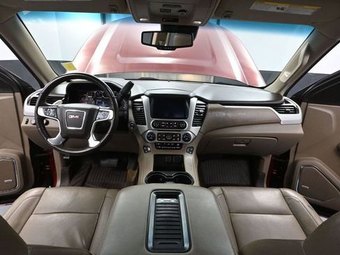Used 2016 GMC Yukon XL SLT w/ Premium Edition image 26