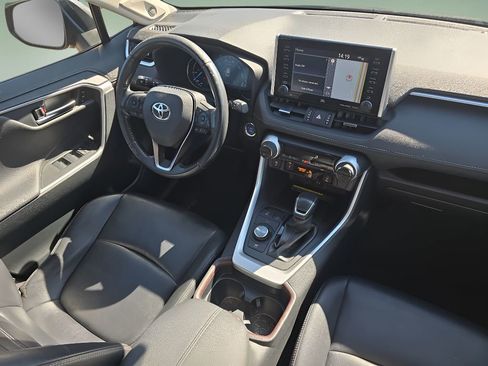 Used 2019 Toyota RAV4 Limited image 29