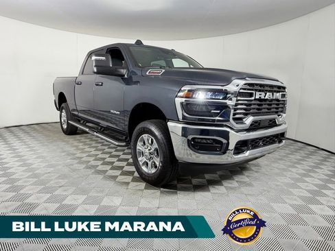 Used 2025 RAM 2500 Big Horn AWD/4WD image 1