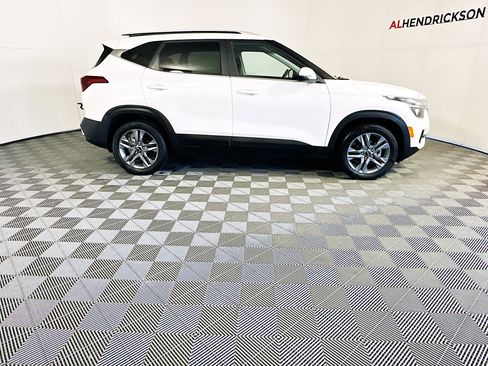 Used 2021 Kia Seltos S image 2