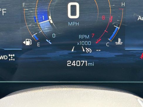 Used 2025 Chevrolet Equinox LT AWD/4WD image 27