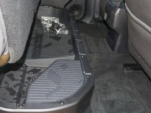 Used 2024 Toyota Tacoma TRD Off-Road image 9