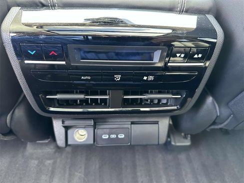 Certified 2025 Acura MDX w/ Technology Package image 30