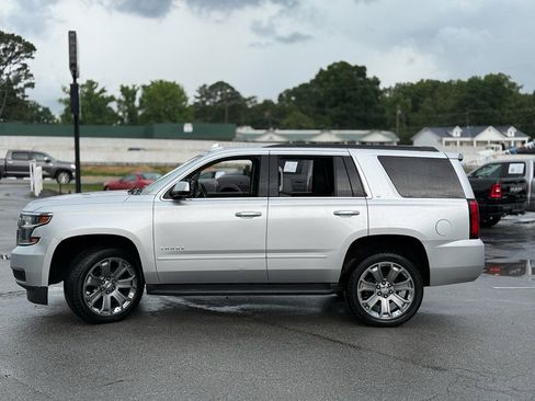Used 2020 Chevrolet Tahoe LT w/ Luxury Package RWD image 4
