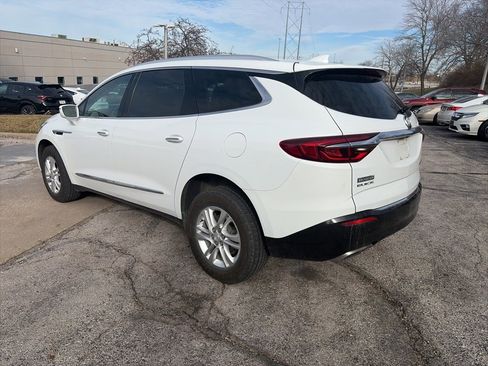 Used 2018 Buick Enclave Essence image 7
