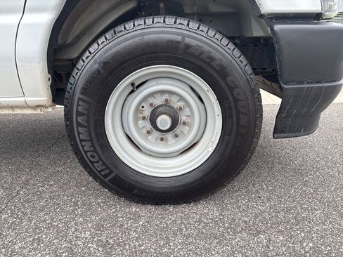 Used 2022 Ford E-350 and Econoline 350 Super Duty w/ Power Windows & Locks Group image 10