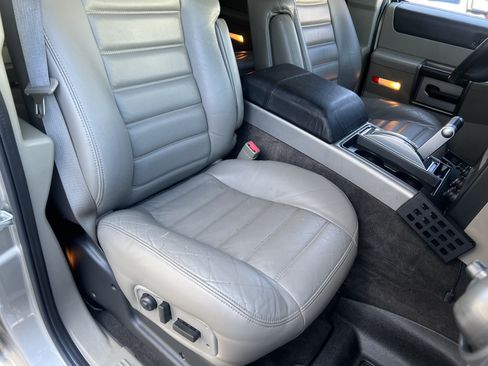 Used 2003 HUMMER H2 w/ Preferred Equipment Group AWD/4WD image 24