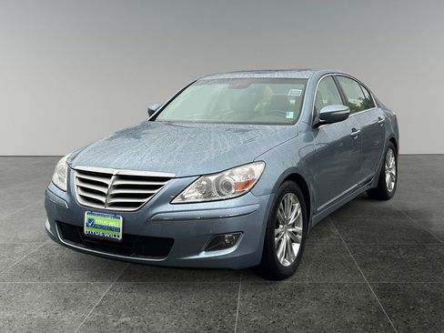 Used 2011 Hyundai Genesis 4.6 image 6