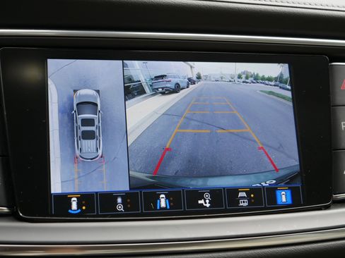 Used 2022 Buick Enclave Avenir w/ Avenir Technology Package image 27