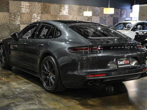 Used 2018 Porsche Panamera 4S AWD/4WD image 9
