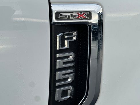 Used 2022 Ford F250 XL w/ STX Appearance Package image 30