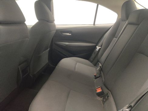 Used 2021 Toyota Corolla LE image 18
