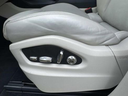 Used 2021 Porsche Cayenne S image 17