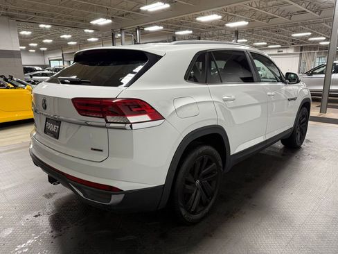 Used 2022 Volkswagen Atlas Cross Sport SE AWD/4WD image 4