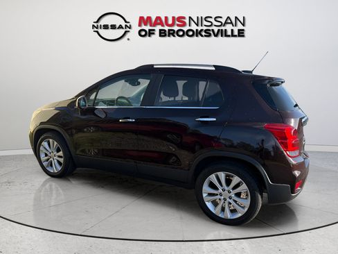 Used 2020 Chevrolet Trax Premier w/ LPO, Cargo Package FWD image 6