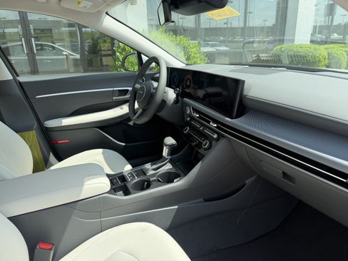 Used 2026 Hyundai Sonata SE FWD image 18