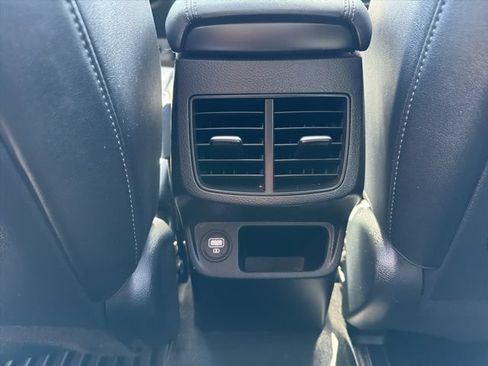 Certified 2023 Kia Seltos SX w/ SX Sunroof Package AWD/4WD image 23