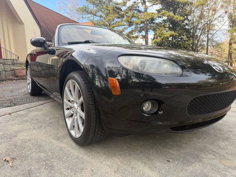 Used 2006 MAZDA MX-5 Miata Grand Touring w/ Premium Pkg image 13