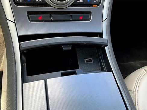 Used 2017 Lincoln MKZ Premiere image 27