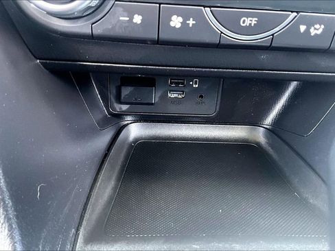 Used 2018 MAZDA MAZDA3 Grand Touring w/ Premium Equipment Package image 32