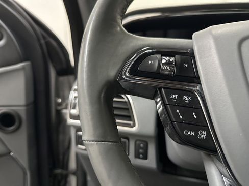 Used 2019 Lincoln Navigator Reserve AWD/4WD image 40