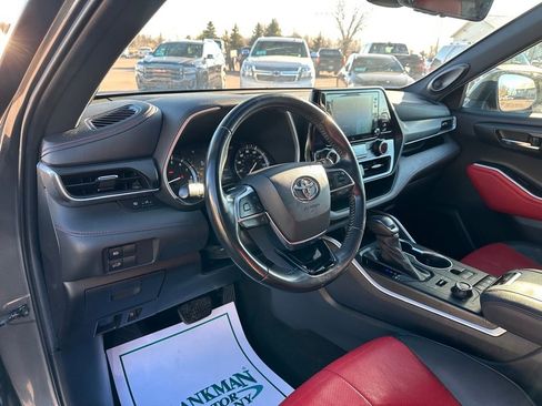 Used 2021 Toyota Highlander XSE image 12