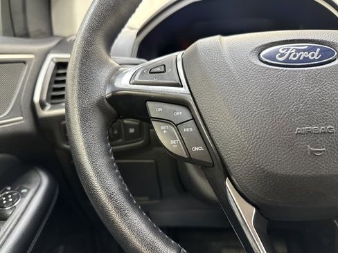 Used 2024 Ford Edge SEL image 17