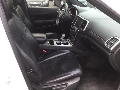 Used 2018 Jeep Grand Cherokee Altitude image 11