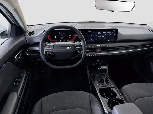 Used 2025 Kia K4 FWD image 24