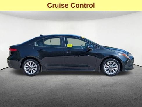 Used 2020 Toyota Corolla LE w/ LE Convenience Package FWD image 4
