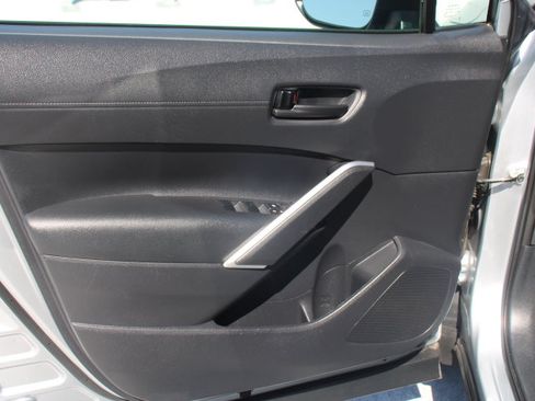 Used 2024 Toyota Corolla Cross AWD Hybrid image 10