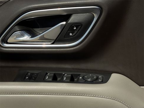 Used 2021 Chevrolet Tahoe Z71 w/ Rear Media and Nav Package image 21