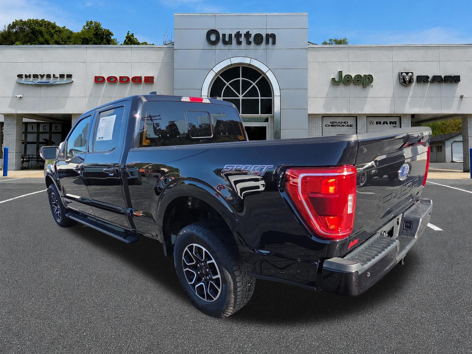 Used 2023 Ford F150 XLT w/ Equipment Group 302A High AWD/4WD image 6