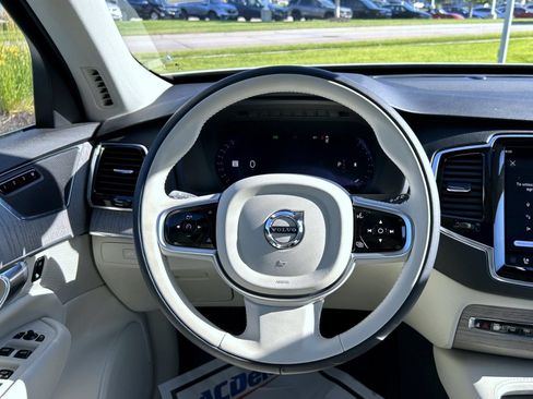 Used 2025 Volvo XC90 B6 Plus w/ Protection Package AWD/4WD image 11