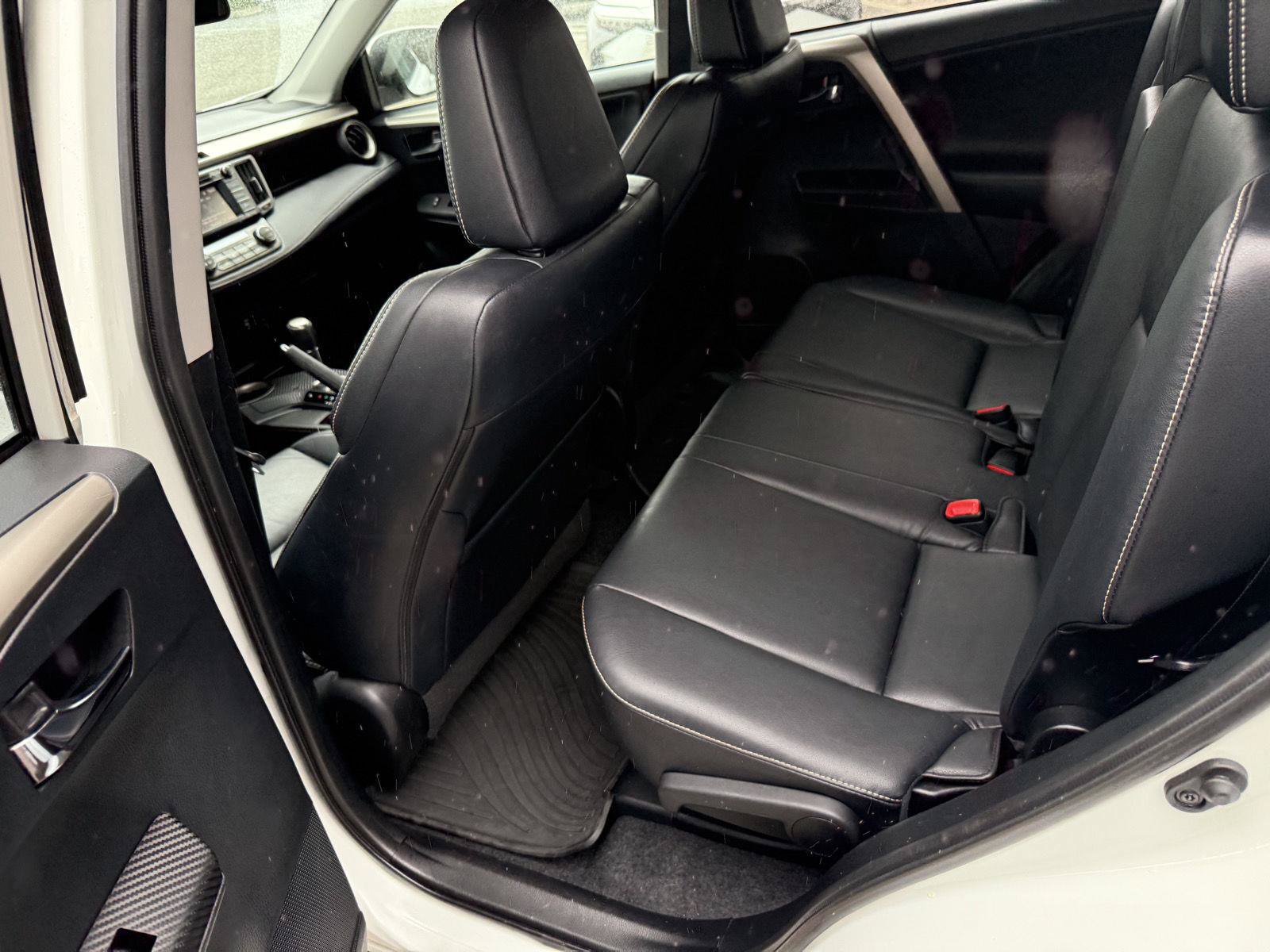 Used 2014 Toyota RAV4 Limited w/ Technology Package AWD/4WD image 13