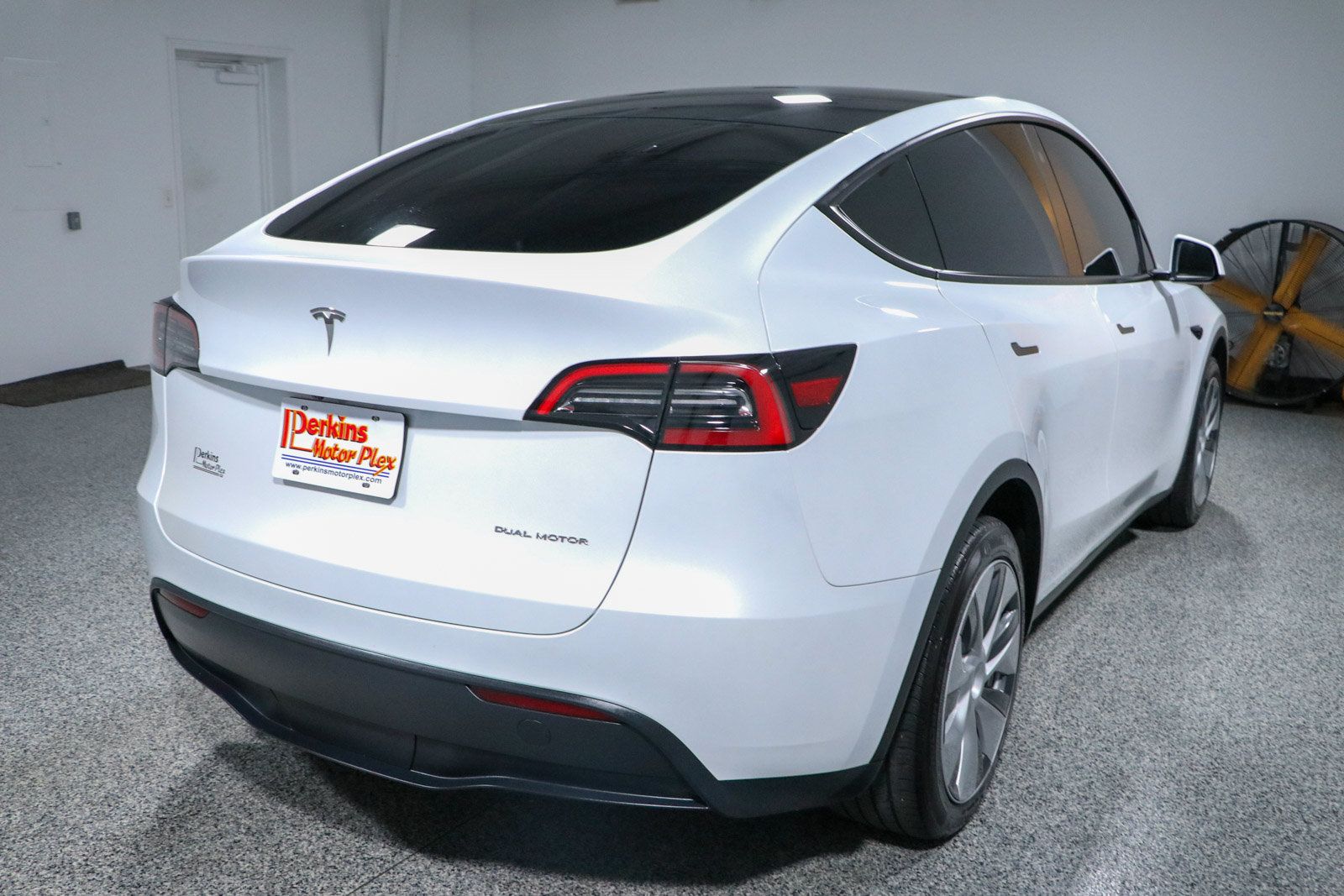 Used 2023 Tesla Model Y Long Range AWD/4WD image 7