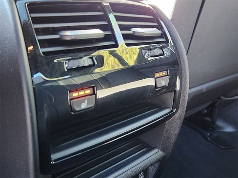 Used 2022 BMW 530i xDrive w/ M Sport Package image 11