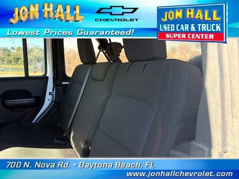 Used 2018 Jeep Wrangler Unlimited Rubicon w/ LED Lighting Group image 21