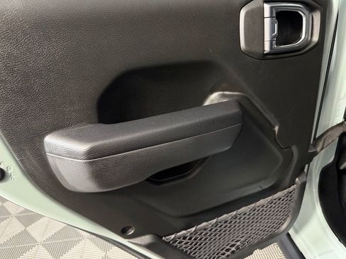 Used 2023 Jeep Wrangler Unlimited image 25