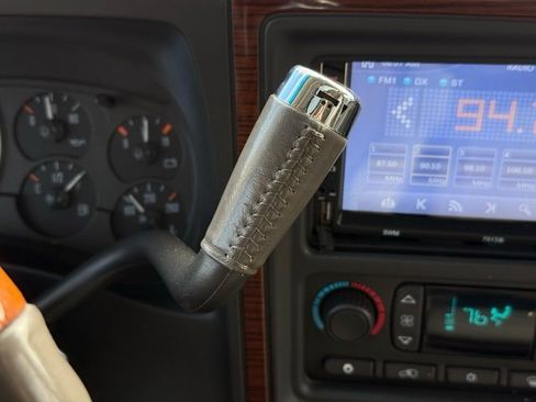 Used 2004 Cadillac Escalade AWD image 27