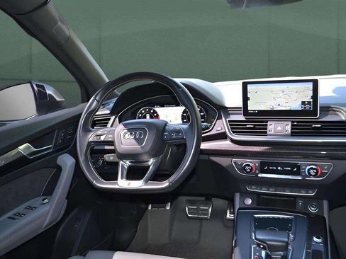 Used 2018 Audi SQ5 Premium Plus w/ Navigation Package image 25