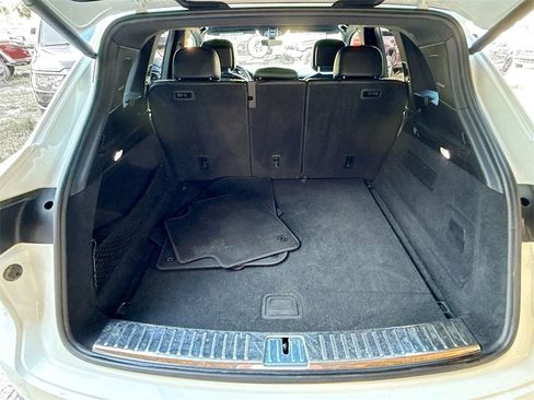 Used 2020 Porsche Cayenne image 30