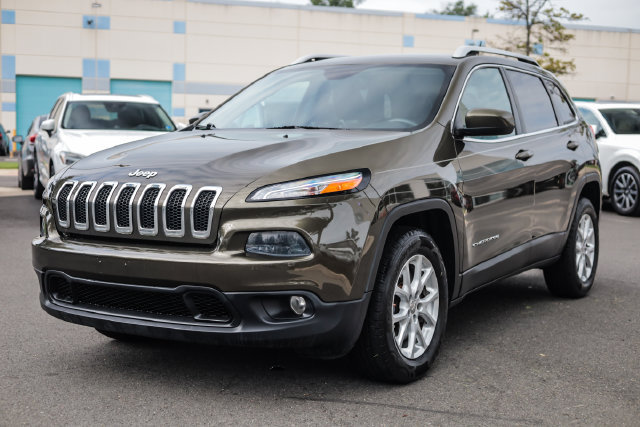 Used 2015 Jeep Cherokee Latitude w/ Comfort/Convenience Group AWD/4WD image 5