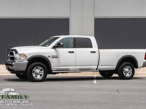Used 2015 RAM 3500 SLT AWD/4WD image 3
